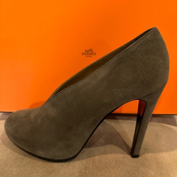 Hermes Pumps - Picture 1 of 12